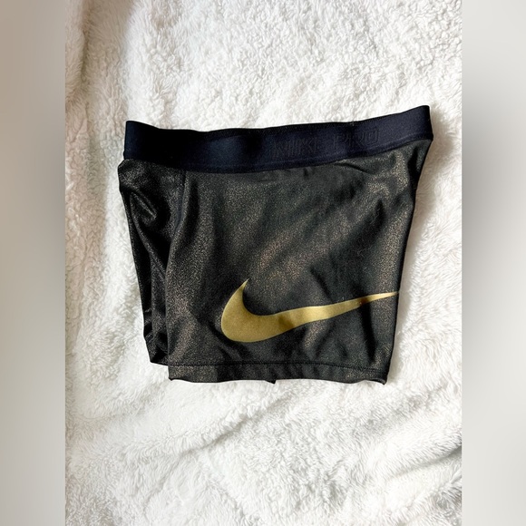 NIKE Pro 3 Cool Short Gold Swoosh - Picture 5 of 9